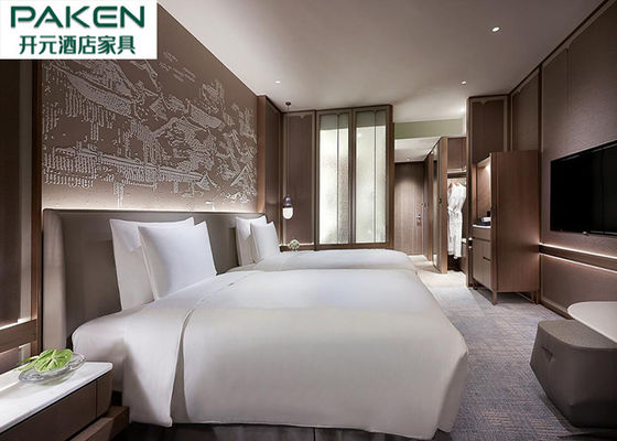هتل کمپینسکی در چین مبلمان سوئیت های بزرگ با طراحی اتاق نشیمن کامل با فضای نشیمن
